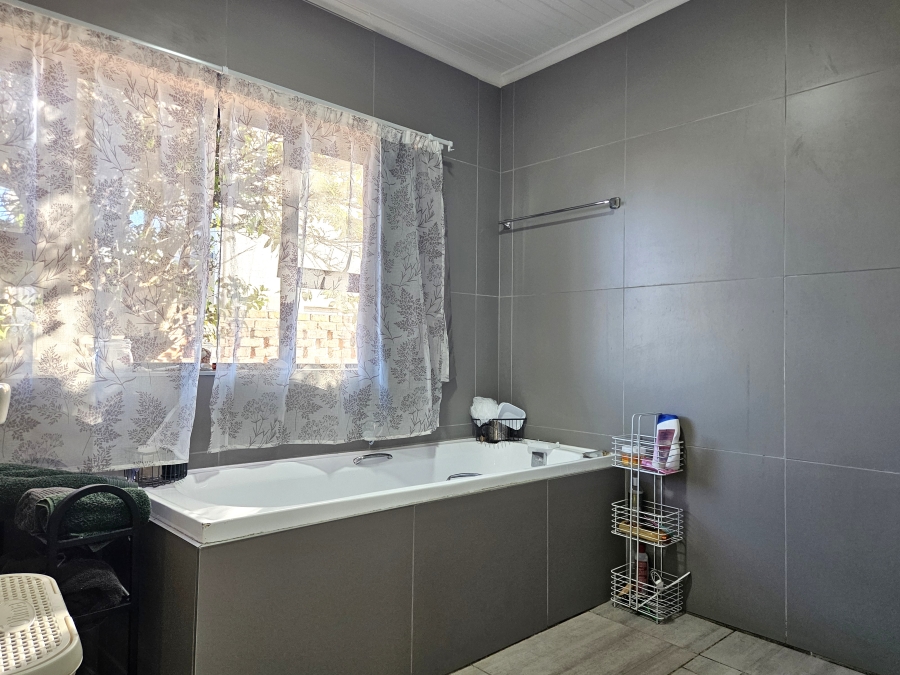 9 Bedroom Property for Sale in Ferreira Town Eastern Cape